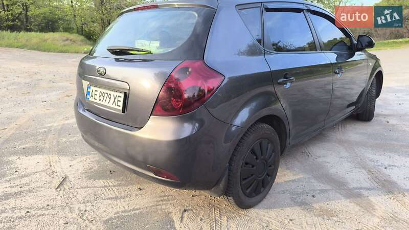 Хэтчбек Kia Ceed 2007 в Широкой Даче