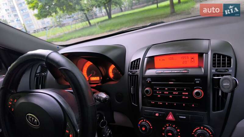 Хэтчбек Kia Ceed 2007 в Широкой Даче