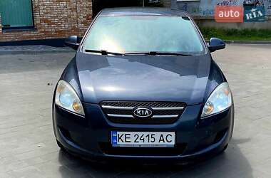 Хэтчбек Kia Ceed 2008 в Новомосковске
