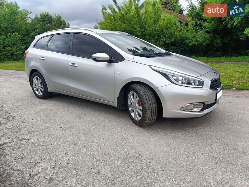 Универсал Kia Ceed 2013 в Ровно