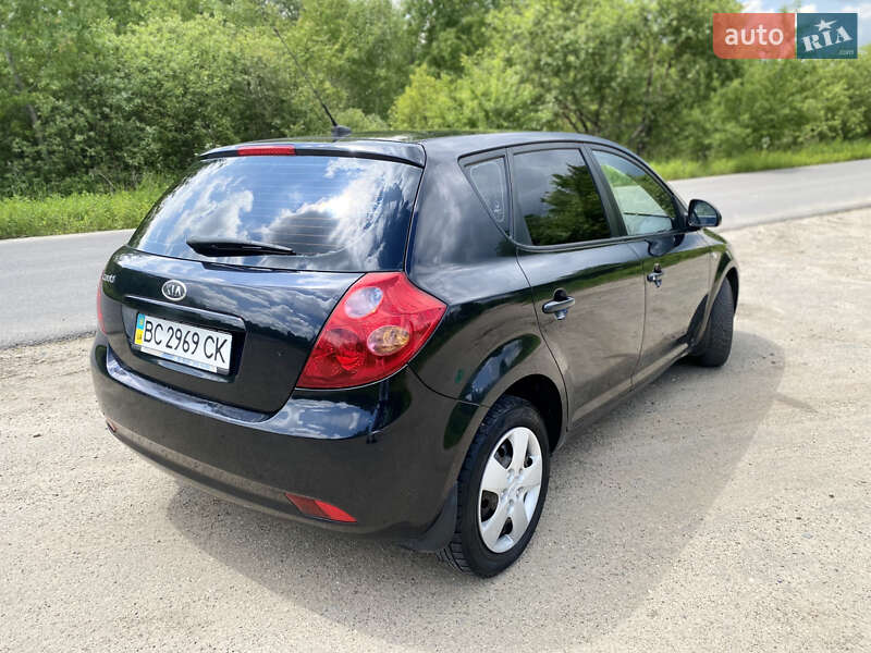 Хэтчбек Kia Ceed 2008 в Львове