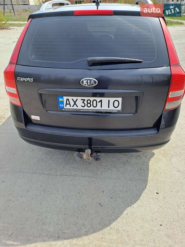 Универсал Kia Ceed 2011 в Краснограде