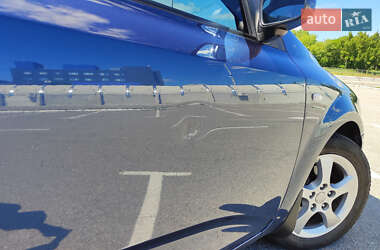 Хэтчбек Kia Ceed 2009 в 