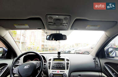 Хэтчбек Kia Ceed 2009 в 