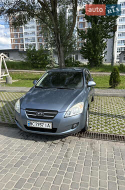 Хэтчбек Kia Ceed 2008 в 