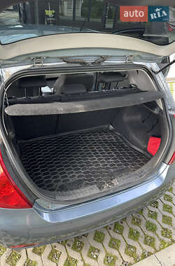 Хэтчбек Kia Ceed 2008 в 