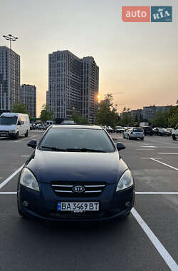 Хэтчбек Kia Ceed 2008 в 