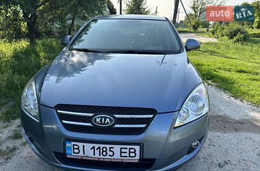 Хэтчбек Kia Ceed 2007 в 