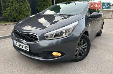 Хэтчбек Kia Ceed 2012 в Краснограде