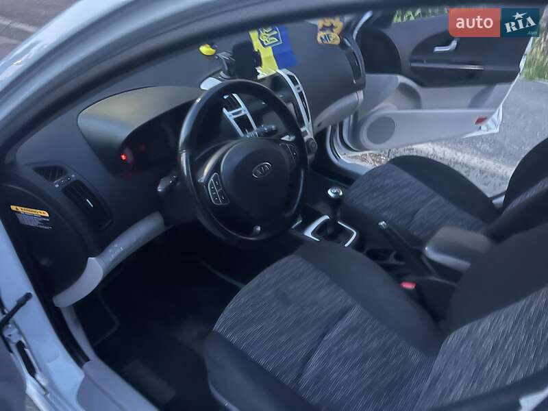 Хетчбек Kia Ceed 2007 в Дніпрі