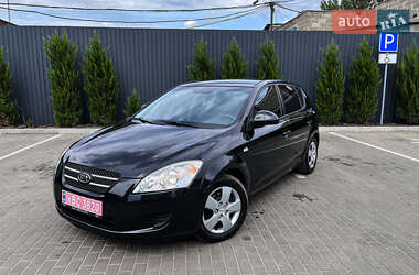 Хэтчбек Kia Ceed 2007 в 
