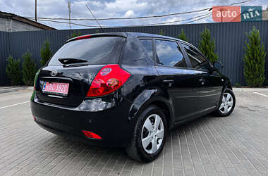 Хэтчбек Kia Ceed 2007 в 