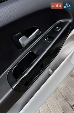 Хэтчбек Kia Ceed 2007 в 