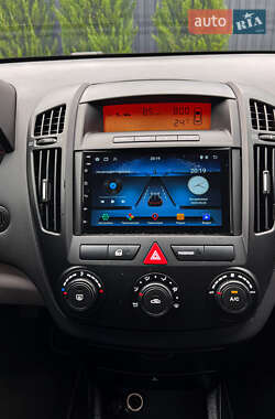 Хэтчбек Kia Ceed 2007 в 