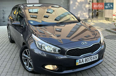 Хэтчбек Kia Ceed 2013 в 