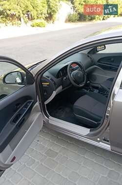 Хэтчбек Kia Ceed 2007 в 