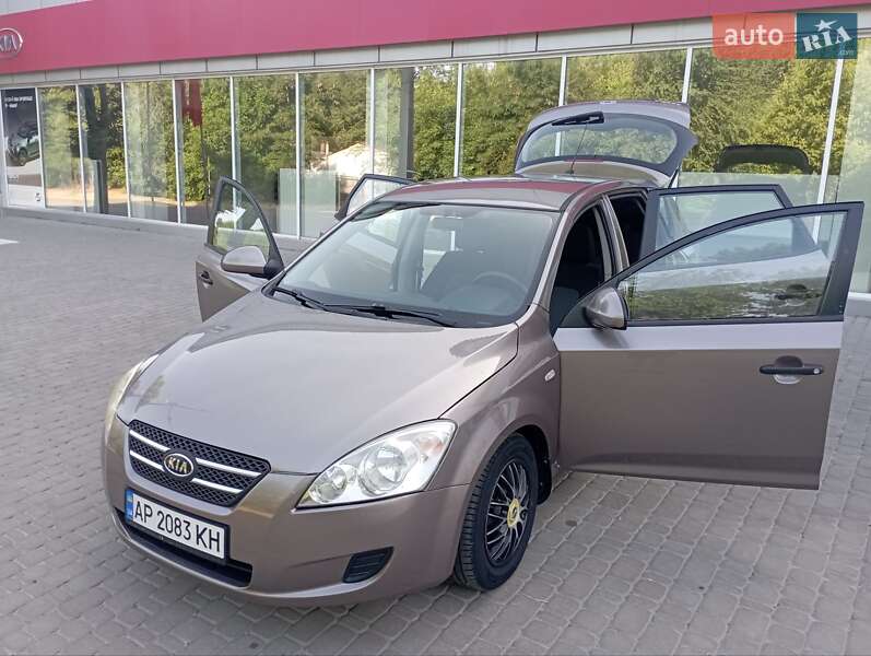 Хэтчбек Kia Ceed 2007 в Запорожье