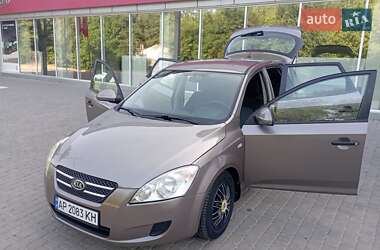 Хэтчбек Kia Ceed 2007 в 