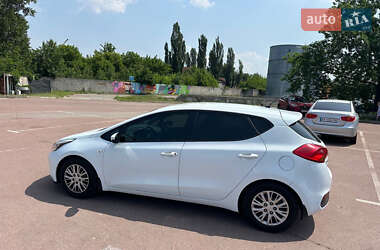 Хэтчбек Kia Ceed 2013 в 