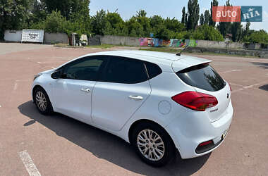 Хэтчбек Kia Ceed 2013 в 