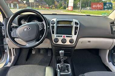 Хэтчбек Kia Ceed 2007 в 