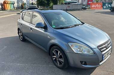 Хэтчбек Kia Ceed 2007 в 
