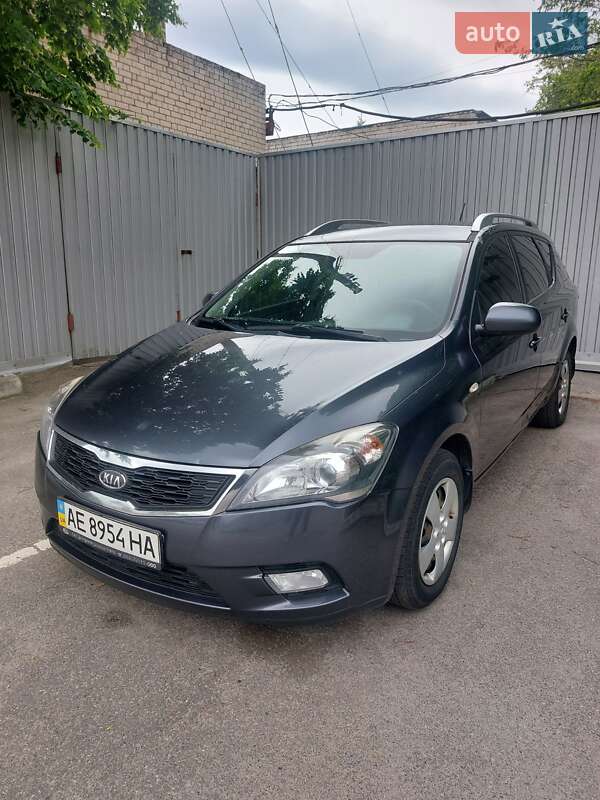 Універсал Kia Ceed 2012 в Дніпрі