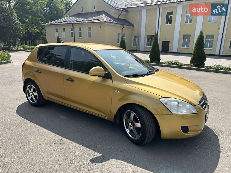 Хетчбек Kia Ceed 2008 в Дніпрі