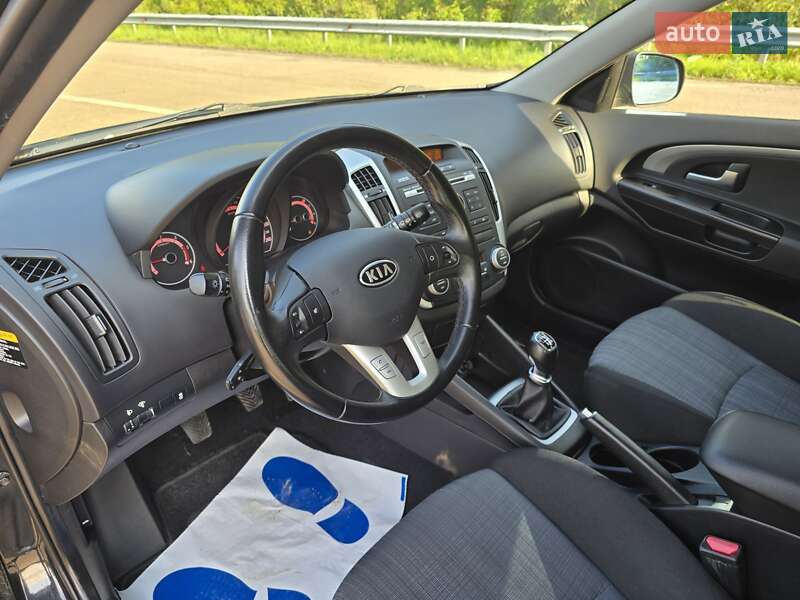 Универсал Kia Ceed 2012 в Ковеле