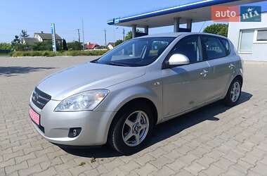 Хетчбек Kia Ceed 2009 в 