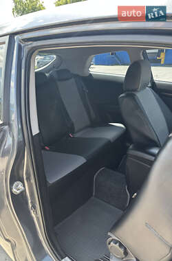 Хэтчбек Kia Ceed 2008 в 