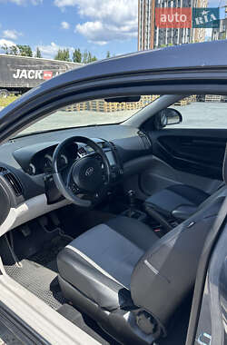 Хэтчбек Kia Ceed 2008 в 