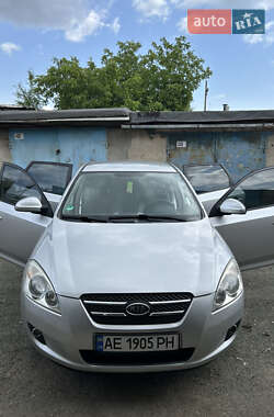 Хэтчбек Kia Ceed 2007 в Никополе
