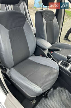 Хэтчбек Kia Ceed 2007 в 