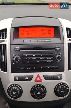 Хэтчбек Kia Ceed 2007 в 
