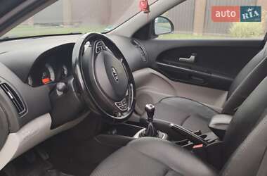 Хэтчбек Kia Ceed 2007 в 