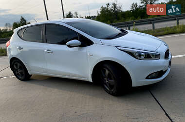 Хэтчбек Kia Ceed 2013 в 