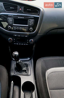 Хэтчбек Kia Ceed 2013 в 