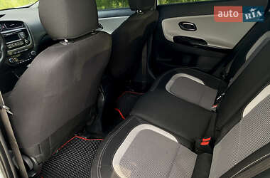 Хэтчбек Kia Ceed 2013 в 
