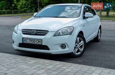 Хэтчбек Kia Ceed 2008 в Нововолынске