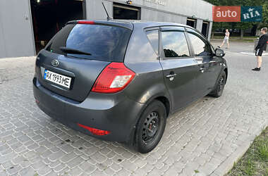 Хэтчбек Kia Ceed 2009 в 