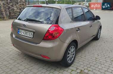 Хетчбек Kia Ceed 2007 в 