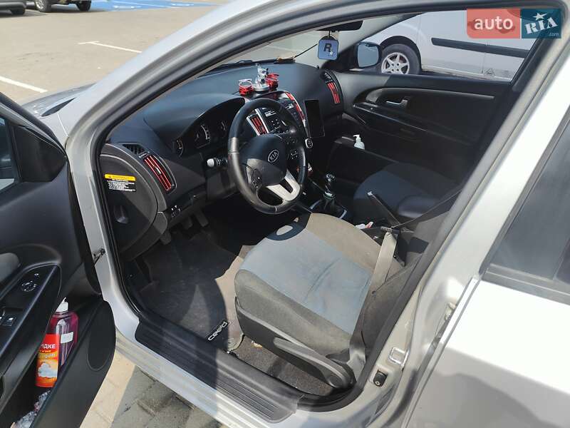 Универсал Kia Ceed 2010 в Стебнику фото 5 Универсал Kia Ceed 2010 в Стебнику