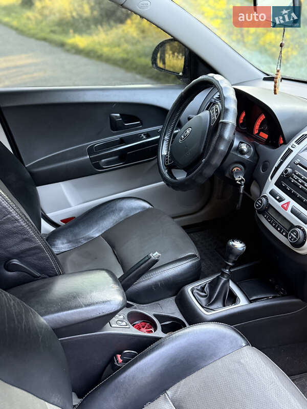 Хэтчбек Kia Ceed 2007 в Кобеляках