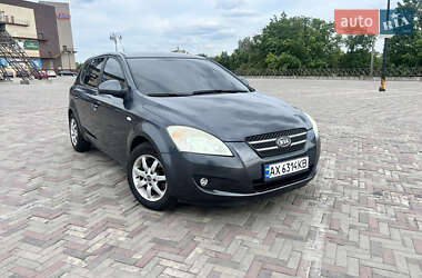 Хэтчбек Kia Ceed 2007 в 