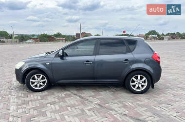 Хэтчбек Kia Ceed 2007 в 