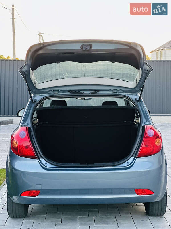 Хэтчбек Kia Ceed 2009 в Луцке