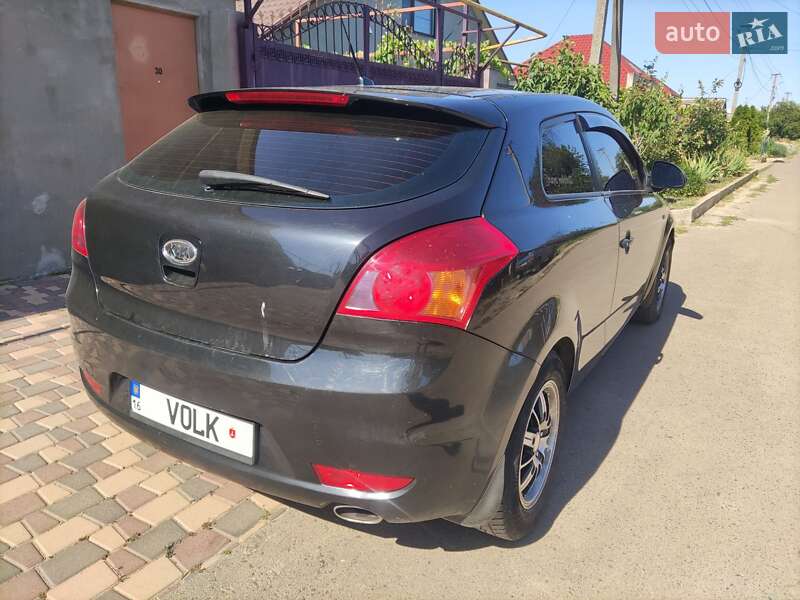 Хэтчбек Kia Ceed 2008 в Одессе