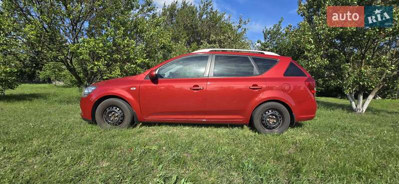 Универсал Kia Ceed 2009 в Золочеве