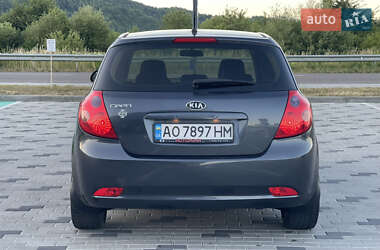 Хэтчбек Kia Ceed 2007 в 